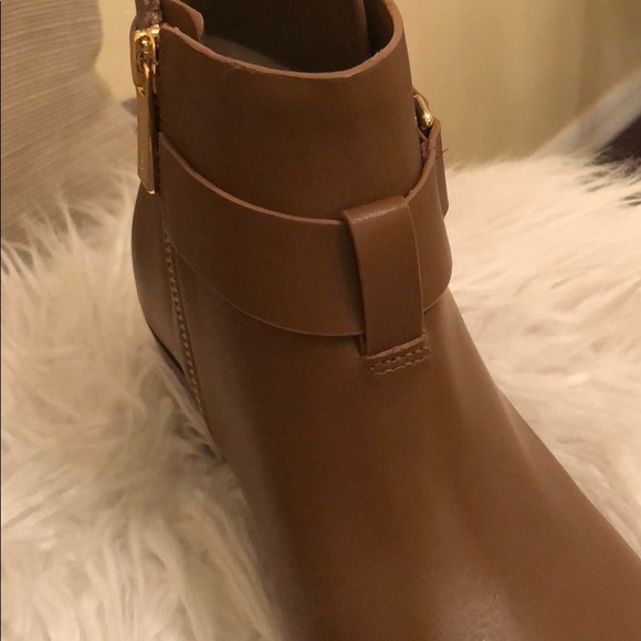🆕 MICHAEL KORS leather booties. - Picture 5 of 7